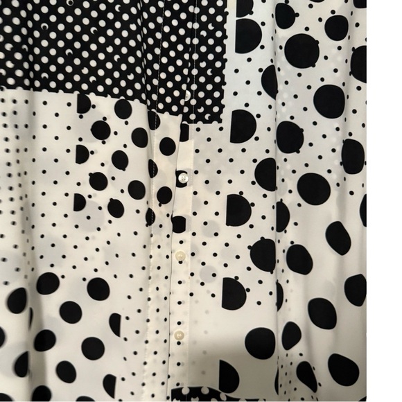 Calvin Klein XL polka dot button down blouse. Excellent condition. like New. - Picture 3 of 7
